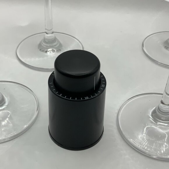 OitiO Red Crystal Wine Glasses Set of 4 Long Stem  23 oz with Wine Stopper - Picture 10 of 10